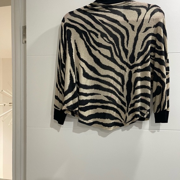 Cover up very soft fabric S/M in very good condition used it once - Picture 4 of 5